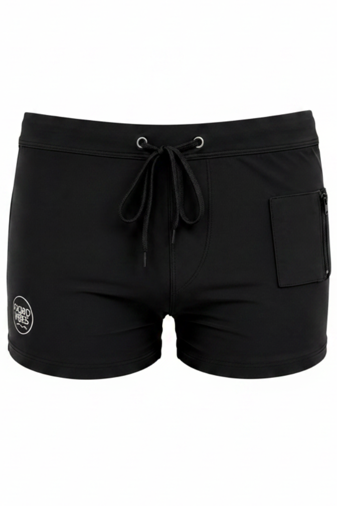 Svart Laurtiz badebukse trunks for men fra Fjord vibes of Norway med liten glidelås lomme og snøring sett forfra