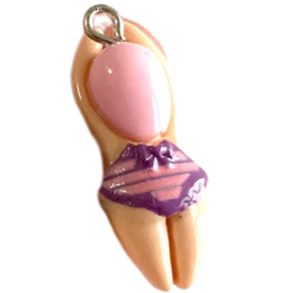 Charms av en badende figur i bikini til smykke eller nøkkelring Fjord Vibes of Norway1