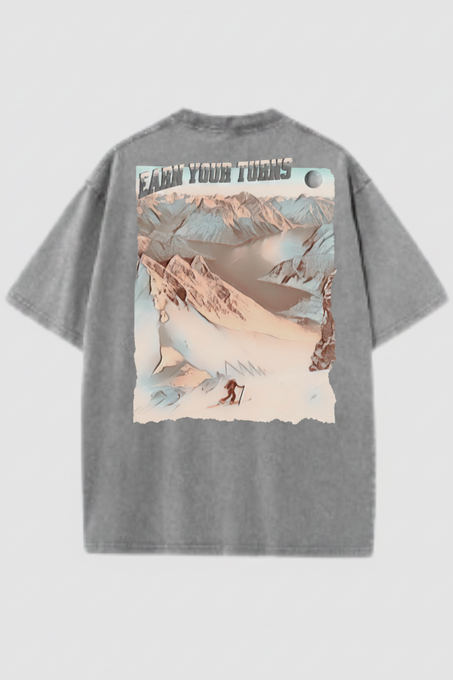 Earn Your Turns – Unisex washed tee -  - DoUdare stort trykk over hele ryggen ski t-skjorte