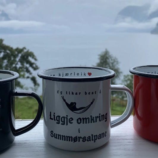 Emalje kopp med sitat fra Hjørundfjord entusiasten Randers - DoUdare