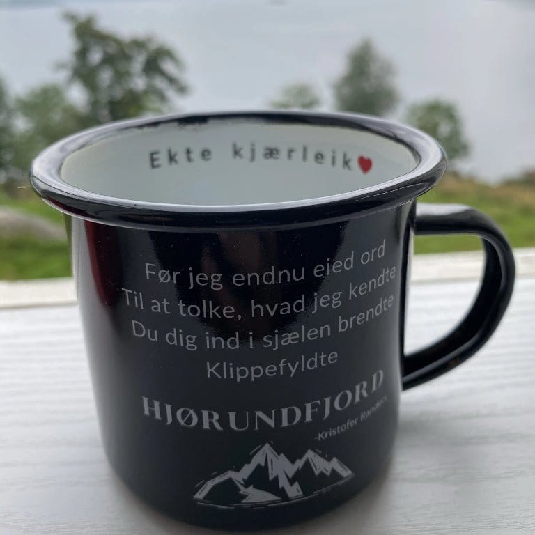 Emalje kopp med sitat fra Hjørundfjord entusiasten Randers - DoUdare